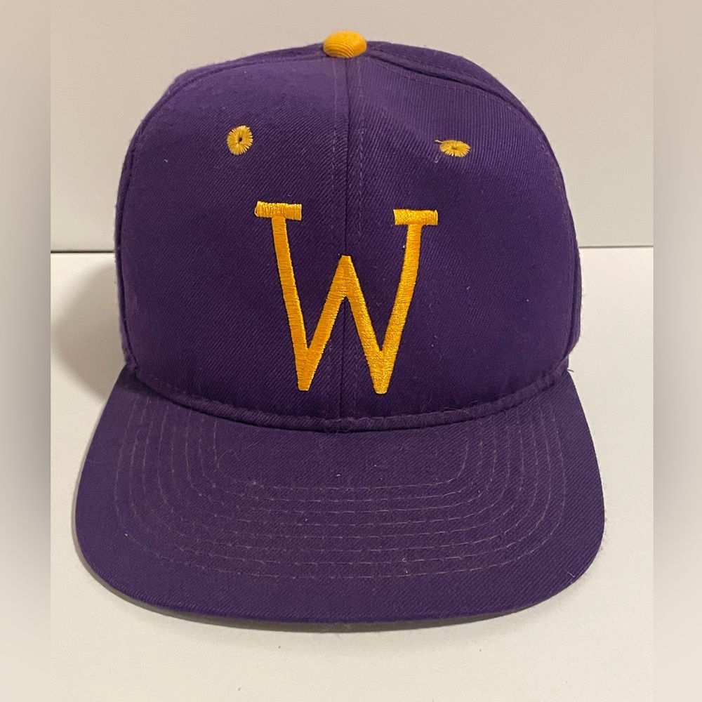 Vintage Washington huskies hat